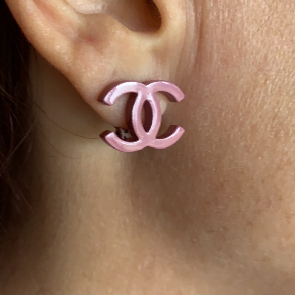 CHANEL 2004 Clip On Earrings - Picture 3 of 10